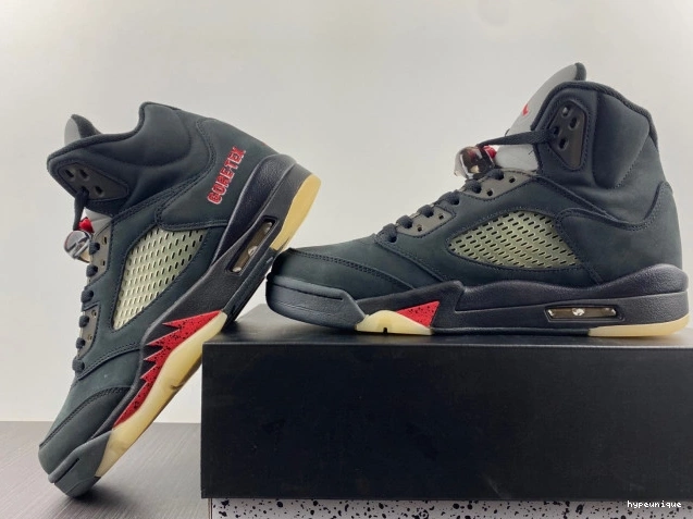 HYPE Jordan Air Off Noir DR0092-001 Gore-Tex 5 0627